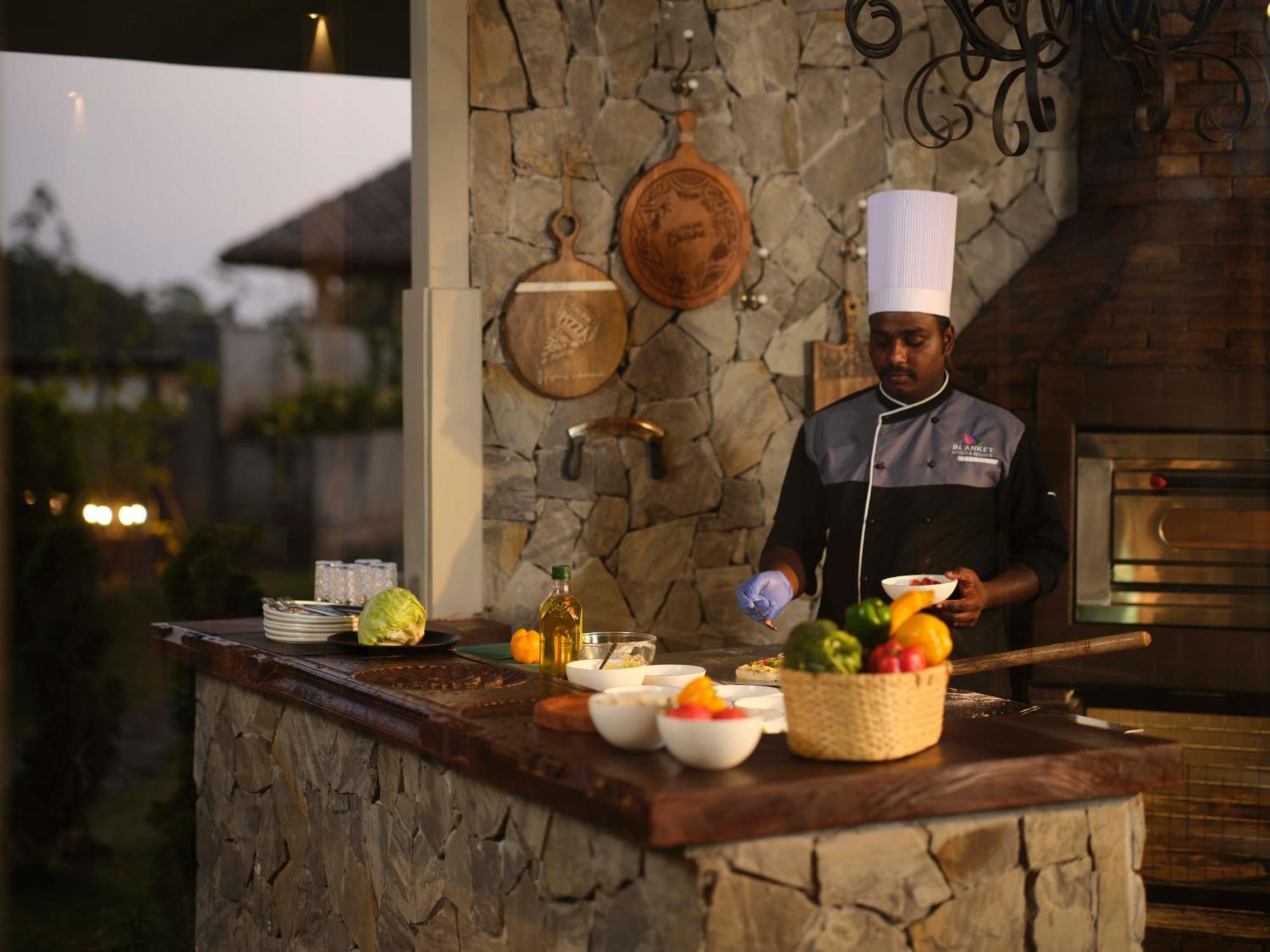 Blanket Days Resort And Spa Thekkady Exterior photo