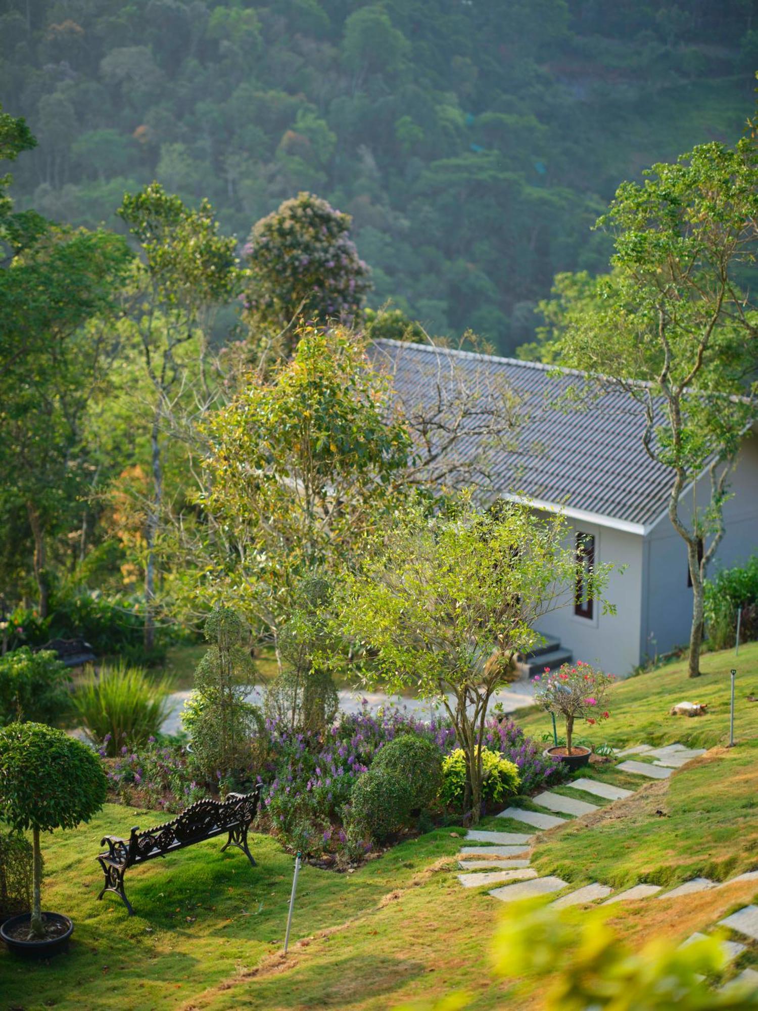 Blanket Days Resort And Spa Thekkady Exterior photo